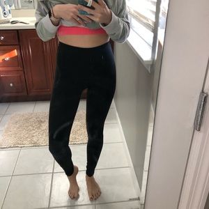 Black Old Navy Ankle Length Yoga Leggings Small